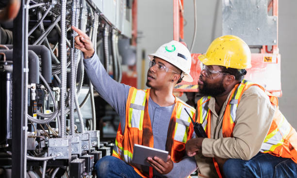 Best Circuit Breaker Repair  in Lake Forest Park, WA
